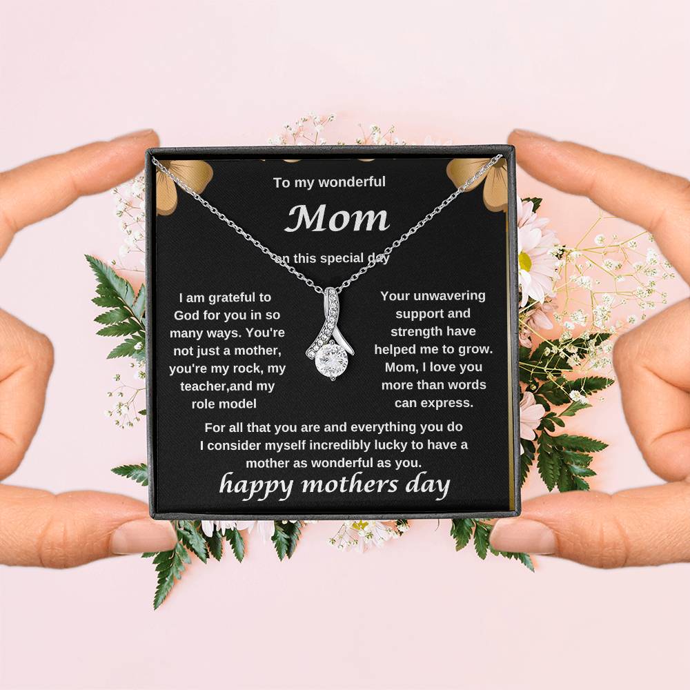 TO MY WONDERFUL MOM NECKLACE