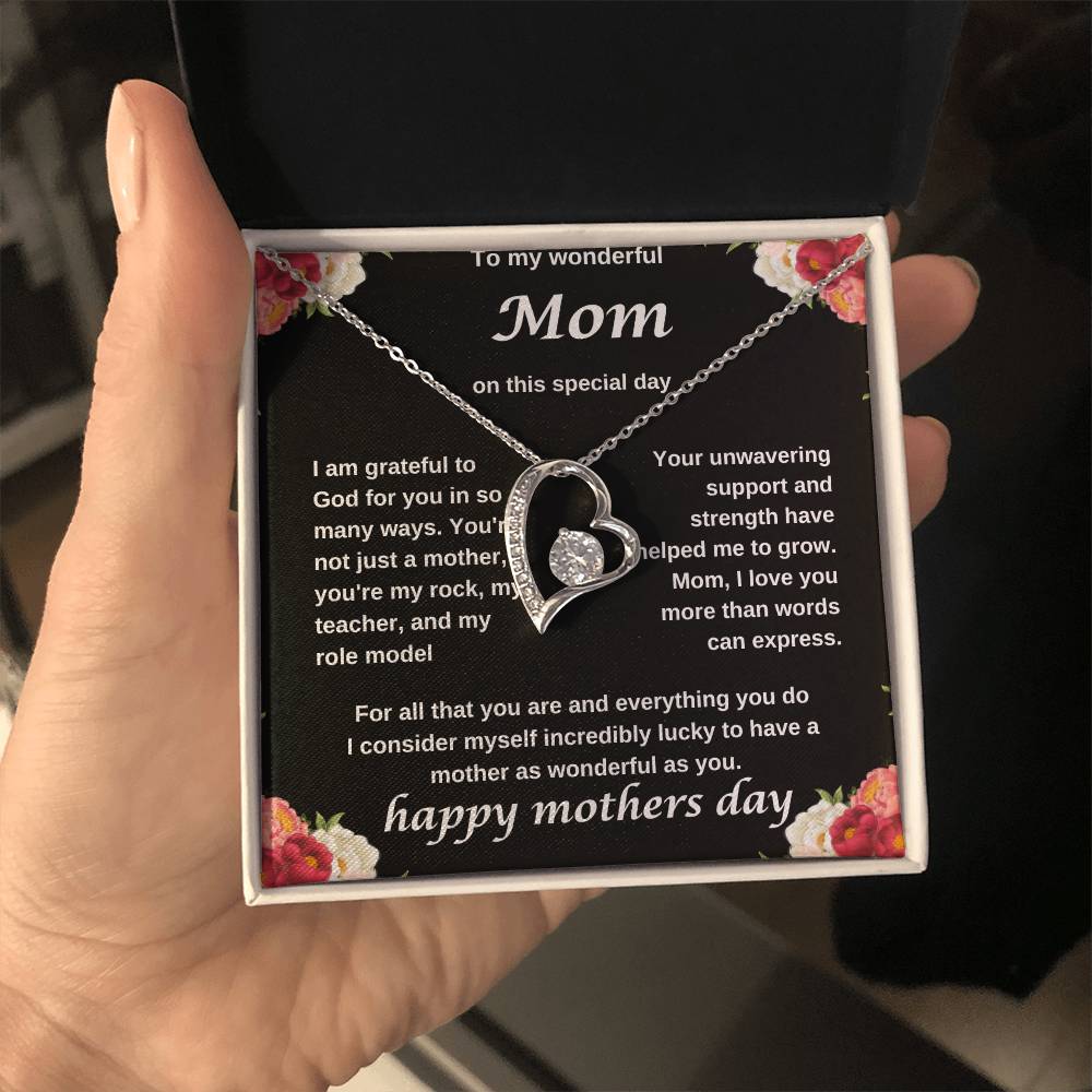 TO MY WONDERFUL MOM NECKLACE